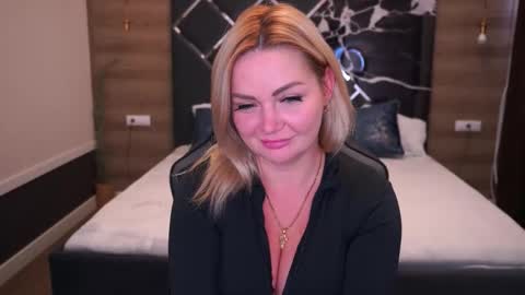 Blonde online show from October 3, 7:05 am