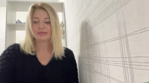 Snapshot of blondie_xoxoxo chatting on September 26, 10:56 am blondie_xoxoxo online show from September 26, 10:56 am