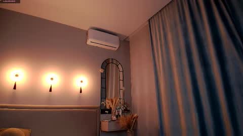 Mia online show from April 2, 12:07 am