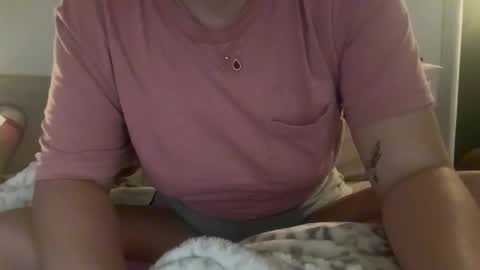 IM TRYNG online show from April 20, 2:47 am