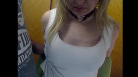 Snapshot of blontsex chatting on October 2, 8:51 pm Blontsex online show from October 2, 8:51 pm