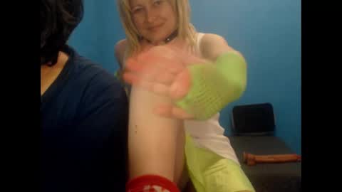 Snapshot of blontsex chatting on February 18, 8:25 pm Blontsex online show from February 18, 8:25 pm