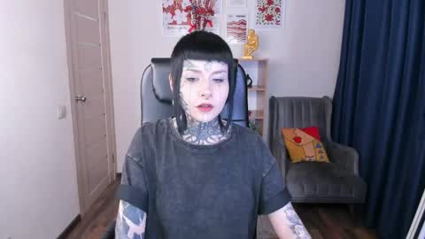 Mary online show from April 27, 8:39 pm