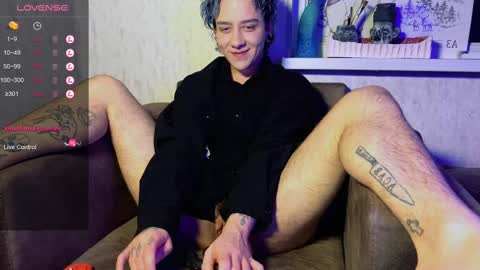 Snapshot of blooming_soul chatting on March 7, 6:54 pm blooming_soul online show from March 7, 6:54 pm
