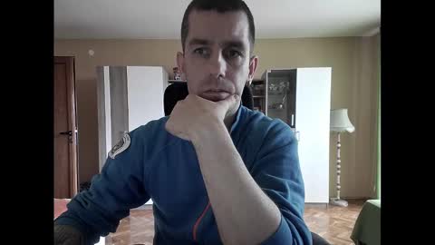 Snapshot of blue_eyed_wolf chatting on February 5, 12:38 pm Runaway online show from February 5, 12:38 pm