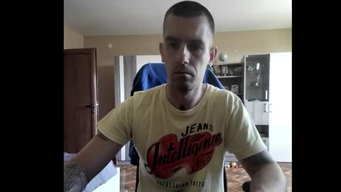 Runaway online show from October 31, 1:44 pm