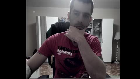 Runaway online show from November 26, 9:00 pm