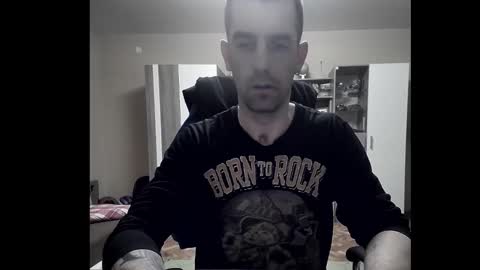 Runaway online show from February 6, 8:55 pm