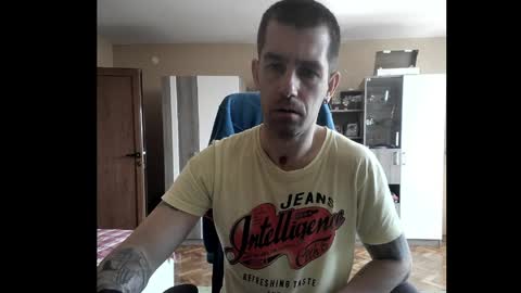 Runaway online show from April 19, 9:21 am