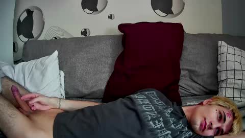 SONNYVAN online show from March 31, 8:15 am