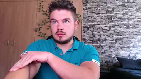 blueeyeboy0 online show from October 3, 7:49 am