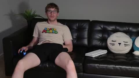 Snapshot of blueeyedtallguy chatting on September 11, 2:24 am blueeyedtallguy online show from September 11, 2:24 am