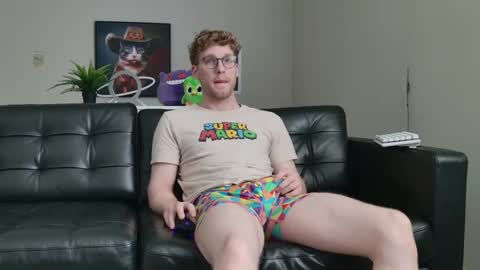 Snapshot of blueeyedtallguy chatting on September 22, 7:07 pm blueeyedtallguy online show from September 22, 7:07 pm