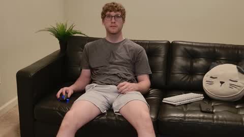 Snapshot of blueeyedtallguy chatting on September 13, 2:36 am blueeyedtallguy online show from September 13, 2:36 am