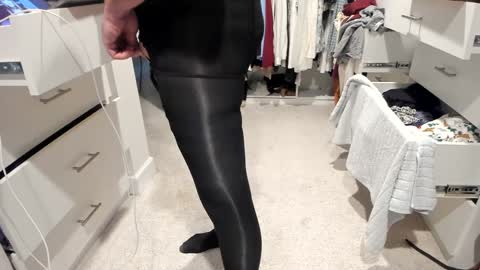 Blue Kenyi online show from February 26, 1:46 am