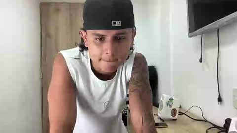 Bob  INDEPENDENT MODEL online show from October 12, 3:32 am