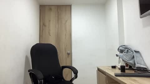 Bob  INDEPENDENT MODEL online show from September 14, 4:59 am