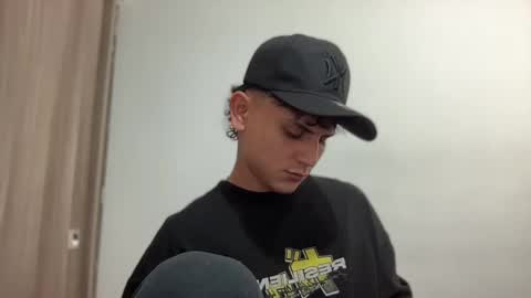 Bob  INDEPENDENT MODEL online show from February 19, 9:47 pm