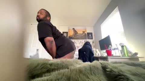 Luv bug  online show from January 15, 4:05 pm