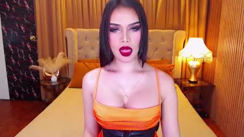 bombshellanita online show from October 7, 6:15 pm