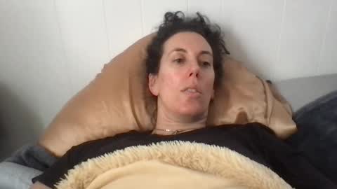 Snapshot of bonfirebonnie chatting on January 19, 7:26 pm Bonnie online show from January 19, 7:26 pm
