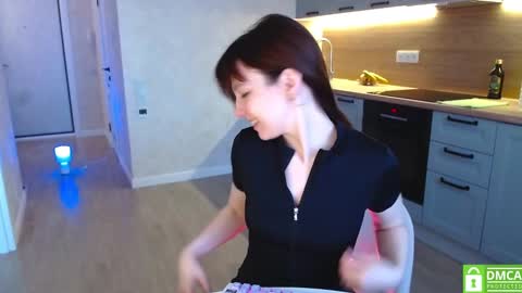 Snapshot of bonjourlabelle chatting on January 30, 10:08 am Mary 3 live time content 18 online show from January 30, 10:08 am