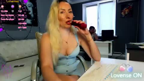 bonnie_annd_clyde online show from July 28, 1:10 pm