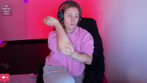 Bonnie Help me reach 500 likes online show from March 30, 6:41 pm