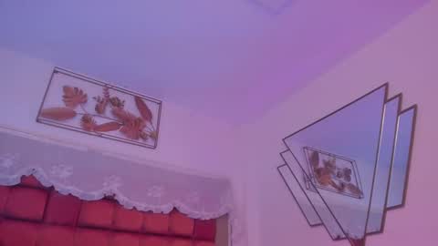 Snapshot of bonniecute_ chatting on October 3, 12:42 am online show from October 3, 12:42 am