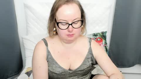 Bonnie online show from April 2, 3:58 am