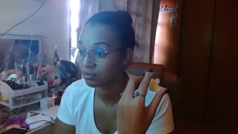 Snapshot of bonvivantb chatting on February 20, 5:30 pm Queen Bon Vivantt online show from February 20, 5:30 pm