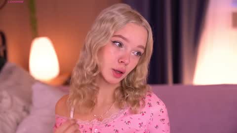 Snapshot of boobybliss chatting on October 14, 10:40 am Alina online show from October 14, 10:40 am