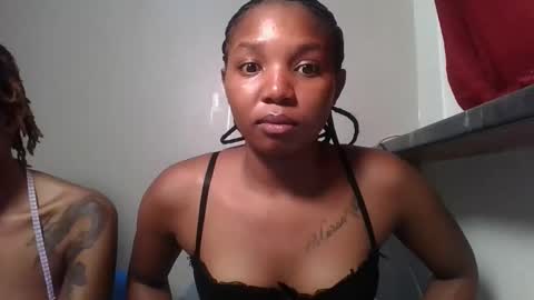 bootie_caramel online show from June 5, 12:21 pm