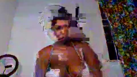 Snapshot of bouncingxxx_ass chatting on October 14, 2:25 am mirabel online show from October 14, 2:25 am