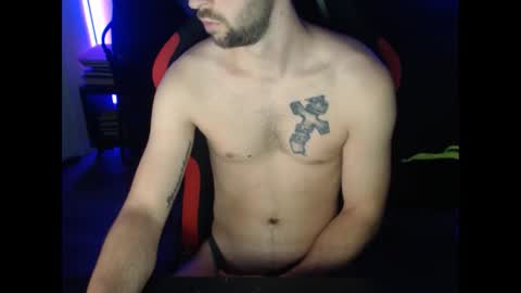 boy_t0y89 online show from December 2, 6:13 am