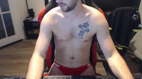 boy_t0y89 online show from October 22, 7:22 am