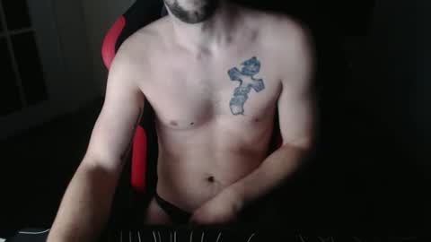 boy_t0y89 online show from December 22, 6:14 pm