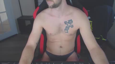 boy_t0y89 online show from March 3, 3:22 pm