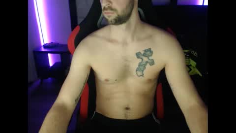 boy_t0y89 online show from January 10, 5:02 pm