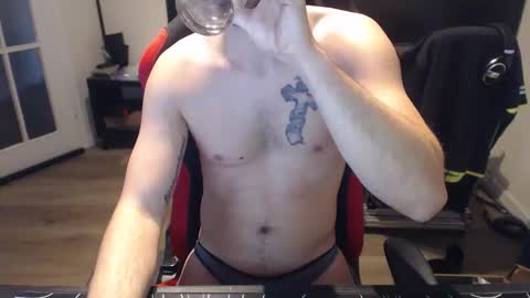 boy_t0y89 online show from October 20, 6:40 am