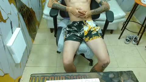 boy_tatto77 online show from April 20, 6:11 pm