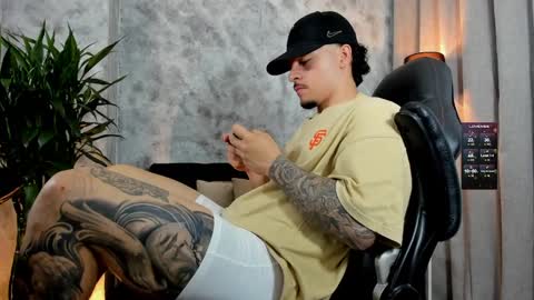 boyc02_ online show from November 29, 12:40 am