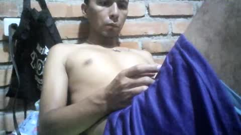 Snapshot of boycumlatino21 chatting on January 7, 3:02 pm Boy online show from January 7, 3:02 pm