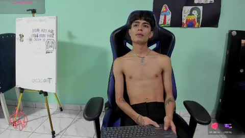 boys4hot_777 online show from May 1, 7:08 pm