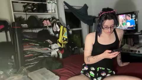 boywithbug online show from March 9, 2:16 am