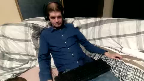 Snapshot of bponie1 chatting on September 22, 2:37 am bponie1 online show from September 22, 2:37 am