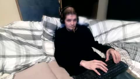 Snapshot of bponie1 chatting on October 18, 4:05 am bponie1 online show from October 18, 4:05 am