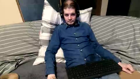 bponie1 online show from April 2, 11:11 pm