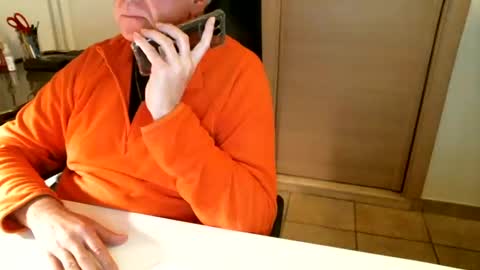 Snapshot of braccobald chatting on December 3, 4:33 pm Braccobald online show from December 3, 4:33 pm