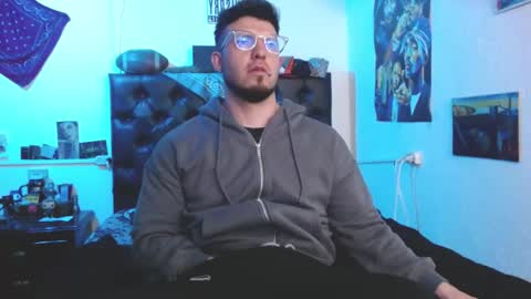 brad hot boy online show from March 17, 3:00 am